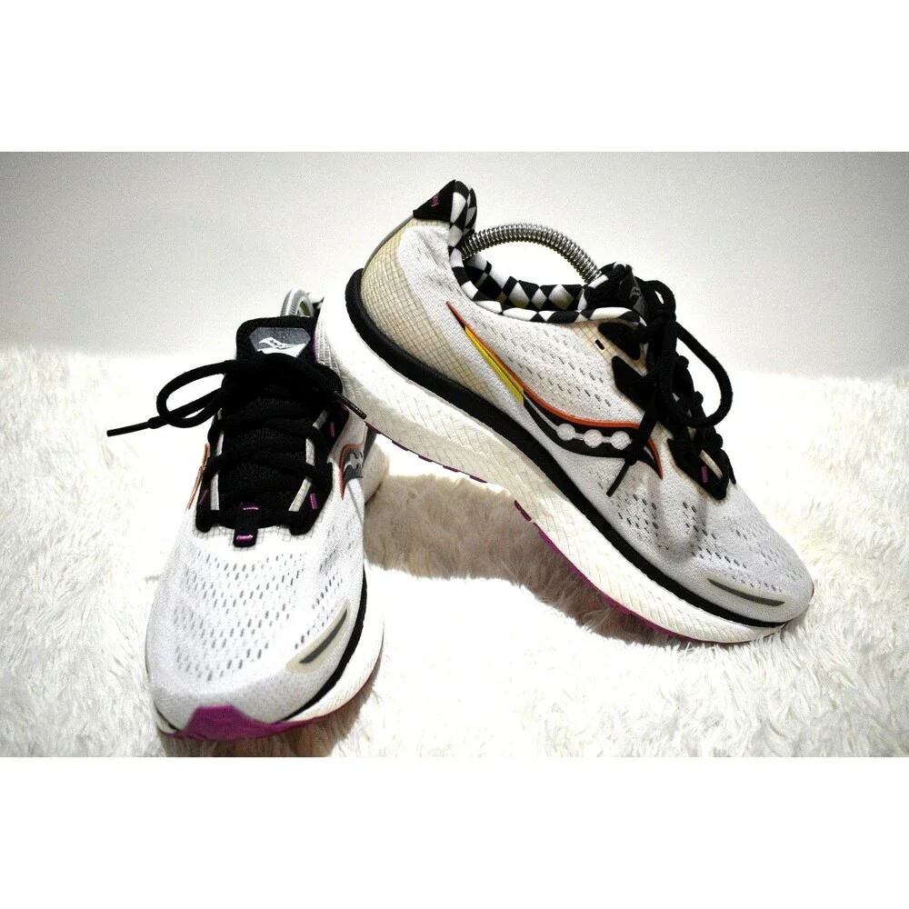 Saucony Women's Triumph 19 White Running Shoes Reverie S10678-40 Women's Size 11